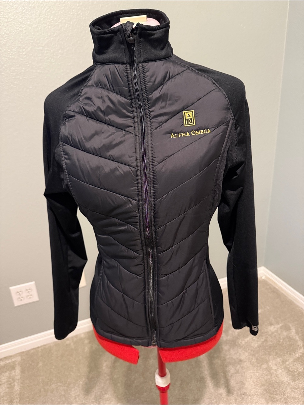 Alpha Omega Women's Black Quilted Stretch Puffer Jacket